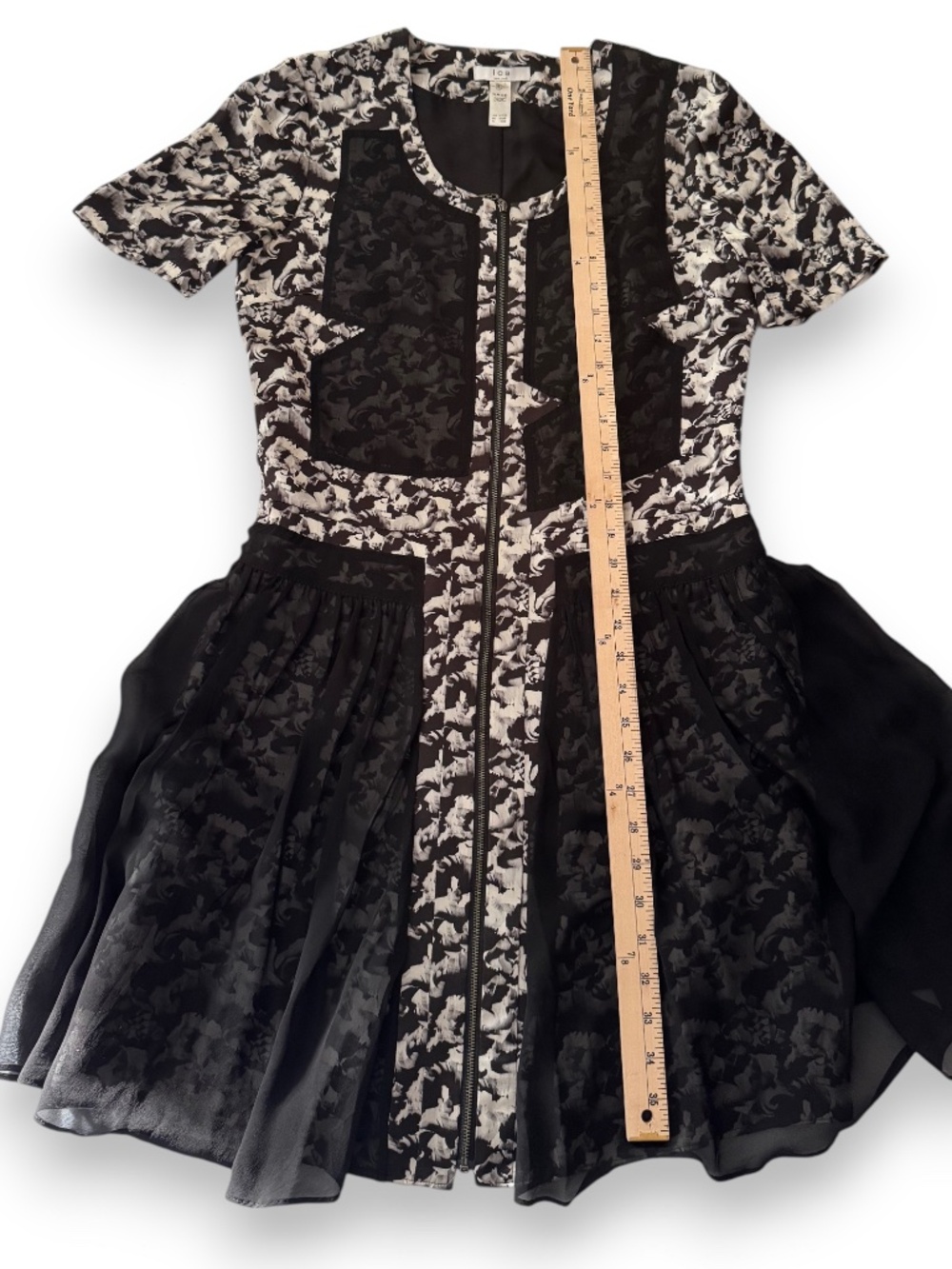 ICB NEW YORK Black White 100% Silk Floral Zip Front Dress Size 10 - Picture 7 of 9